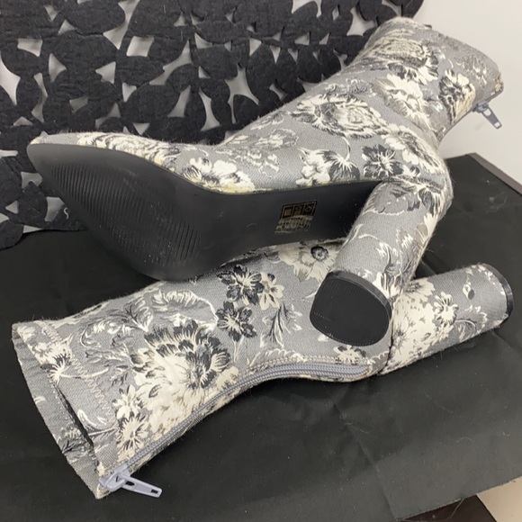 Floral Ankle Boots 6 - Picture 5 of 6